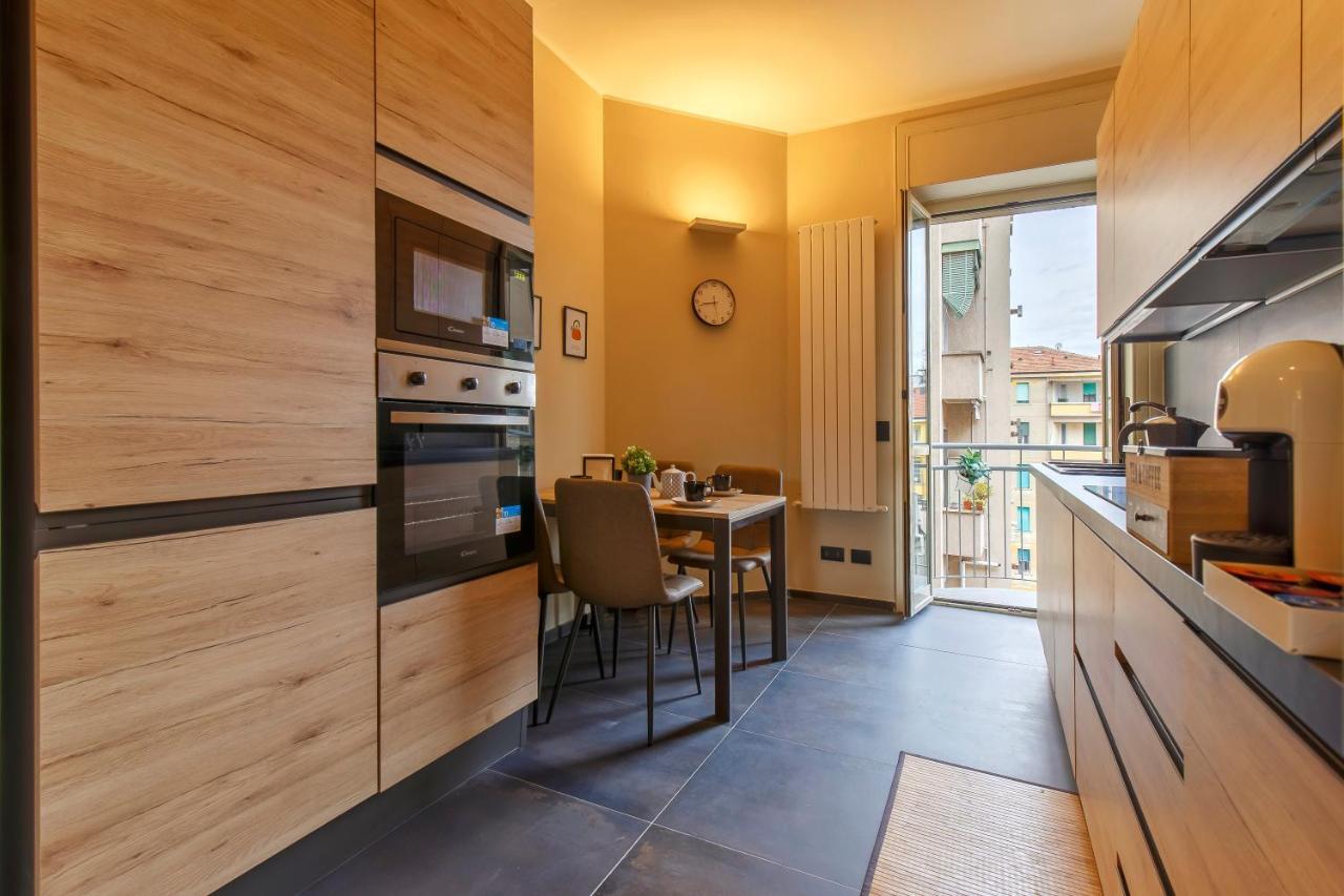 Modern & Bright 2 Bedroom Flat 50M From M4 Stop Milan Exterior photo